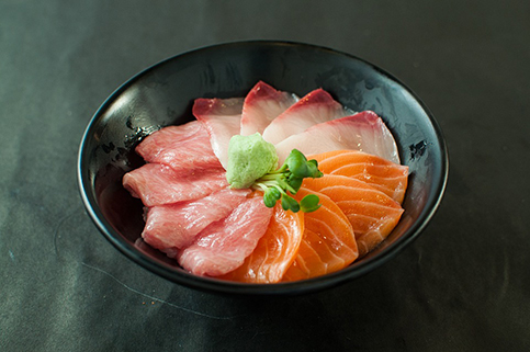 bol de sashimis